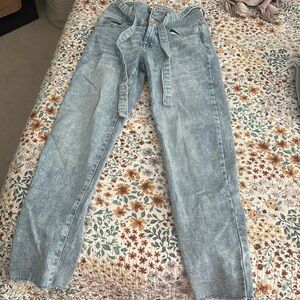 Women’s Size 1/25 High Rise Mom Jeans